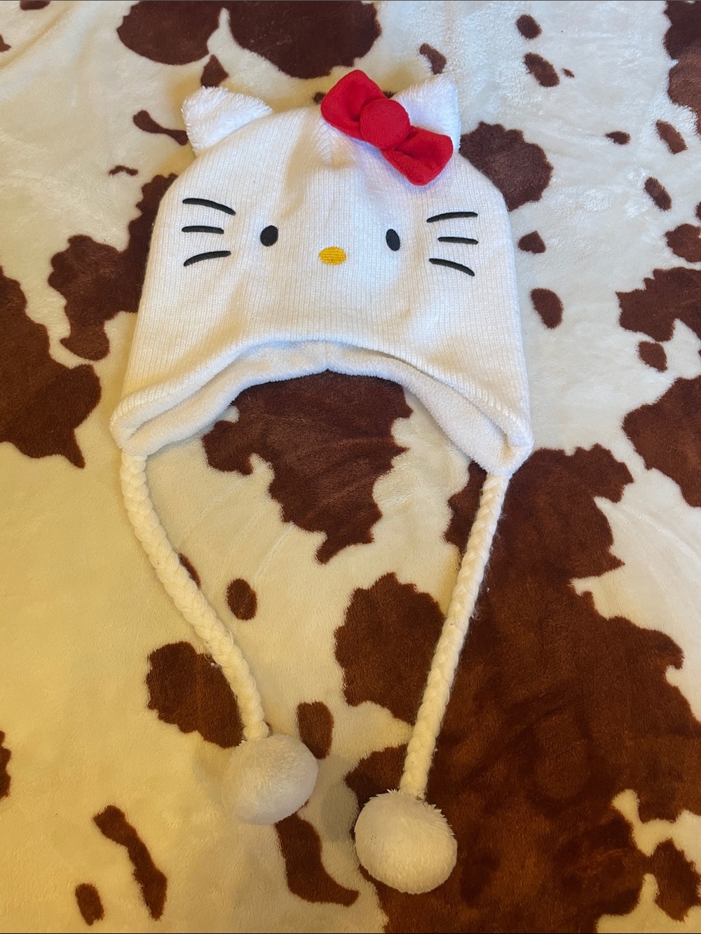 Hello Kitty White Knit Earflap Hat with Pink-Red Bow